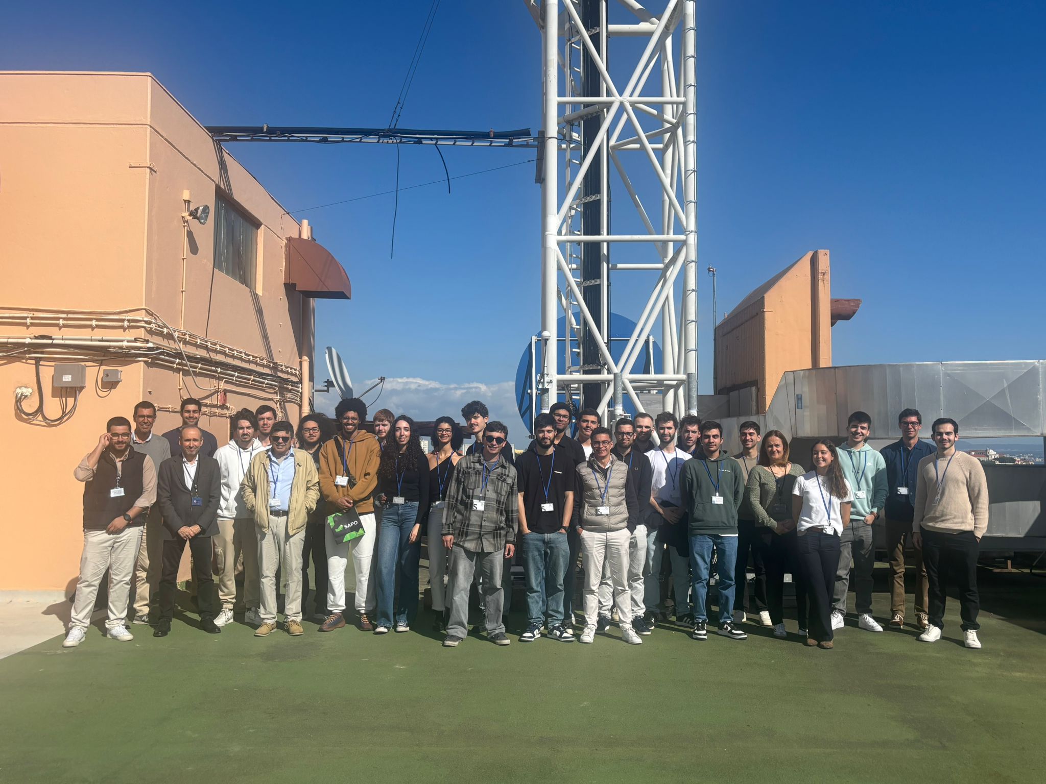 Exploração de infraestruturas de comunicação avançadas: visita técnica à Altice/MEO